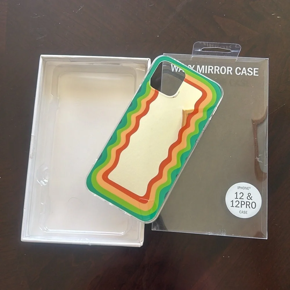 NWT Urban Outfitters IPhone 12 & 12 Pro Wavy Mirror Case